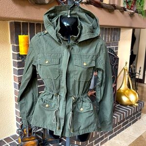 Vintage cargo jacket. Olive green. Size S